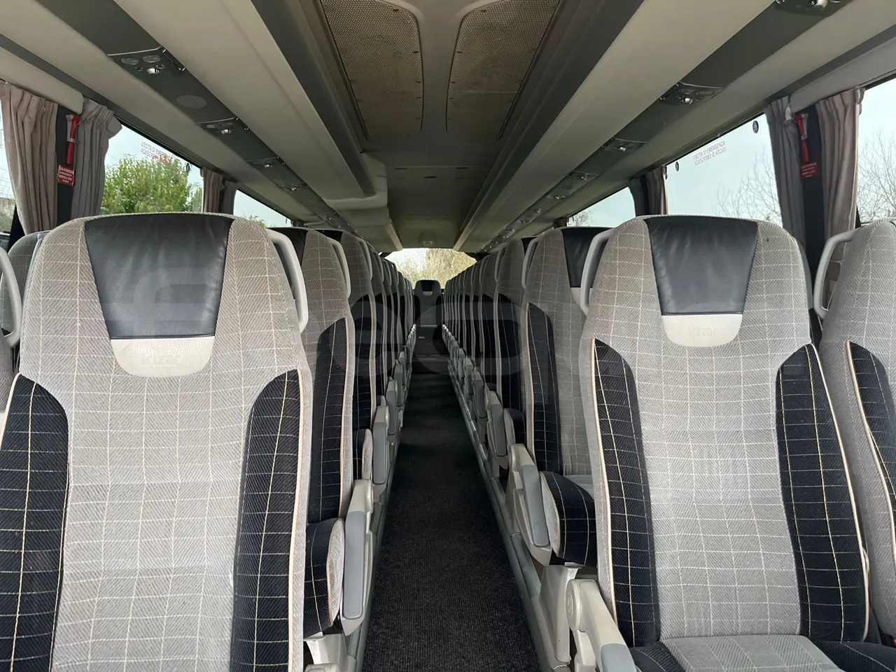 Irizar i6   12.37 - Euro6 - 320kW - 12.200mt - handrails photo