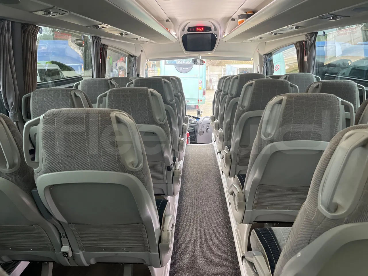 Irizar i6   12.37 - Euro6 - 320kW - 12.200mt - forward view middle aisle