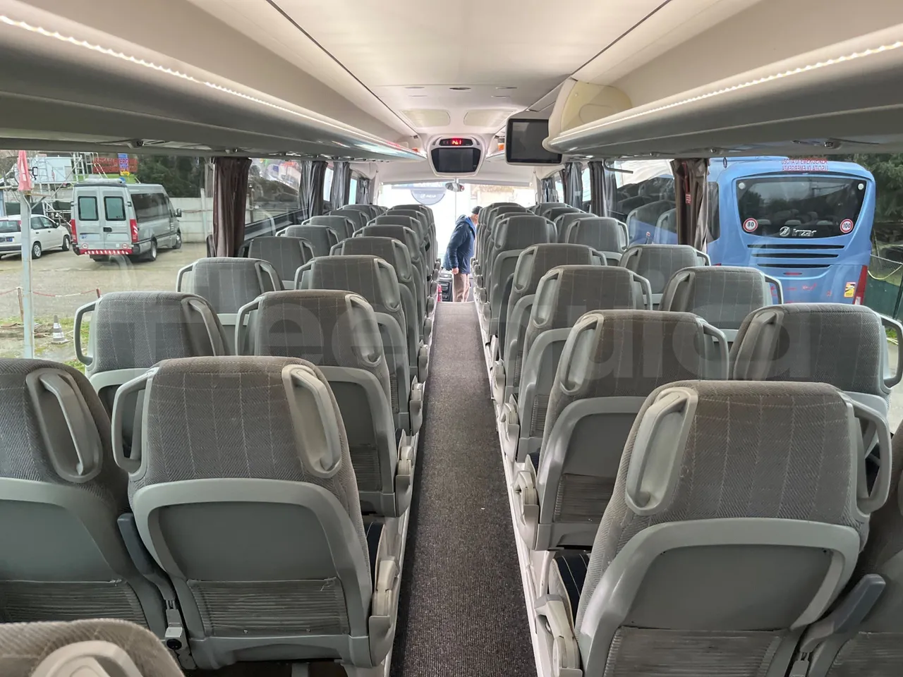 Irizar i6   12.37 - Euro6 - 320kW - 12.200mt - forward view all seats last row height