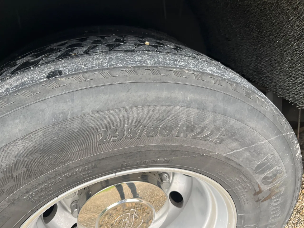 Irizar i6   12.37 - Euro6 - 320kW - 12.200mt - tread condition front tires right