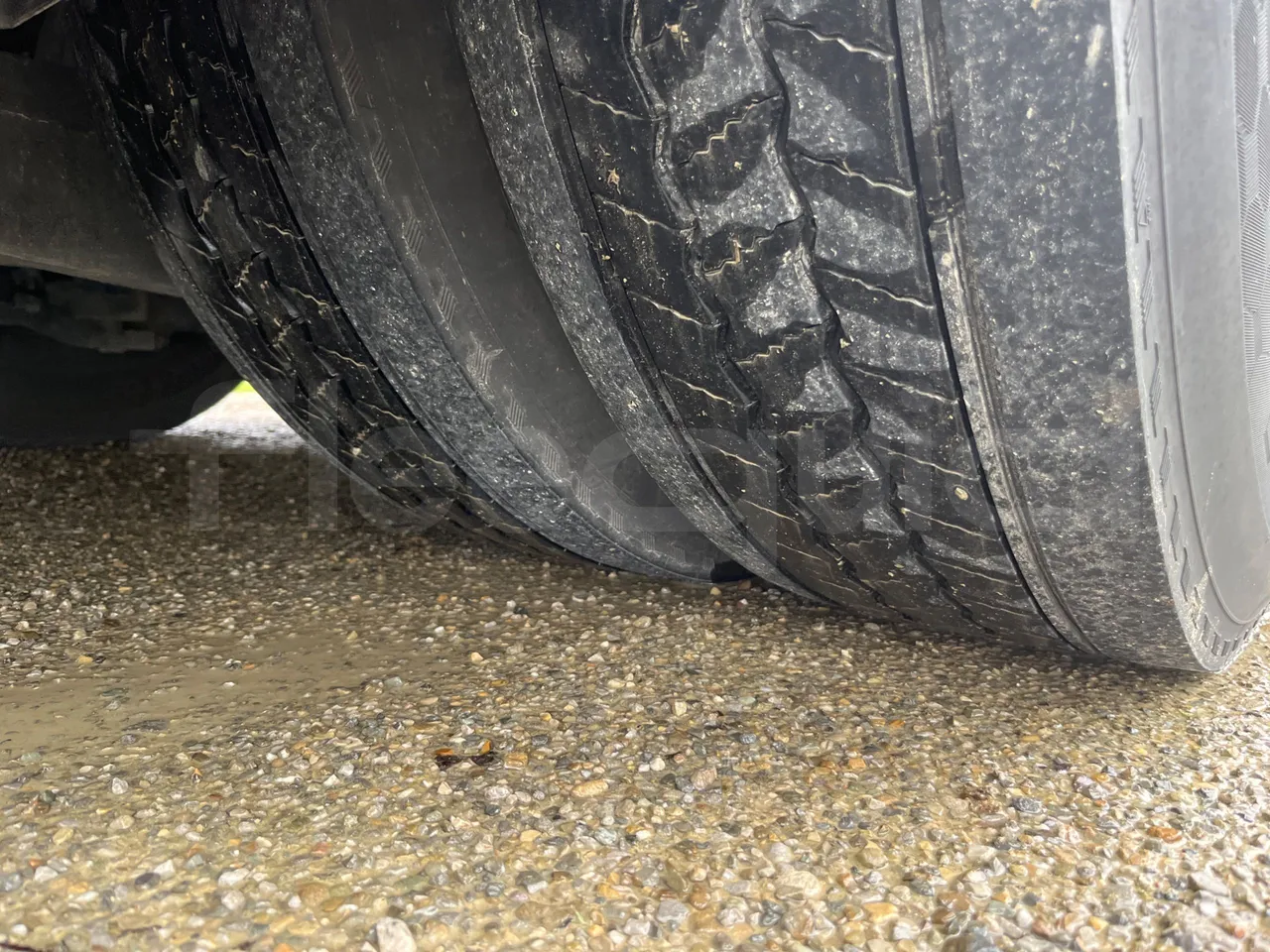 Irizar i6   12.37 - Euro6 - 320kW - 12.200mt - tread condition second axle tires left