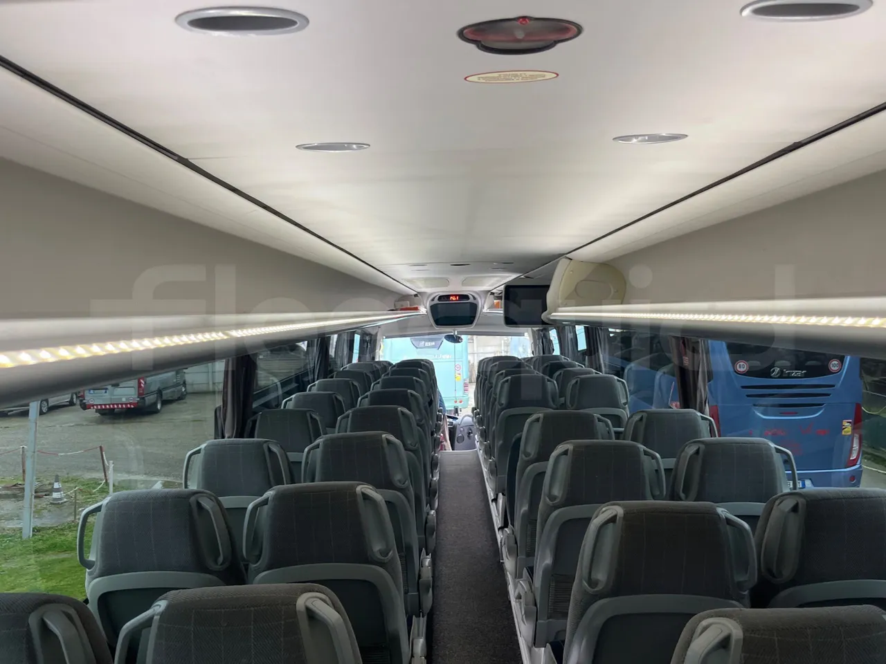 Irizar i6   12.37 - Euro6 - 320kW - 12.200mt - overhead compartments photo