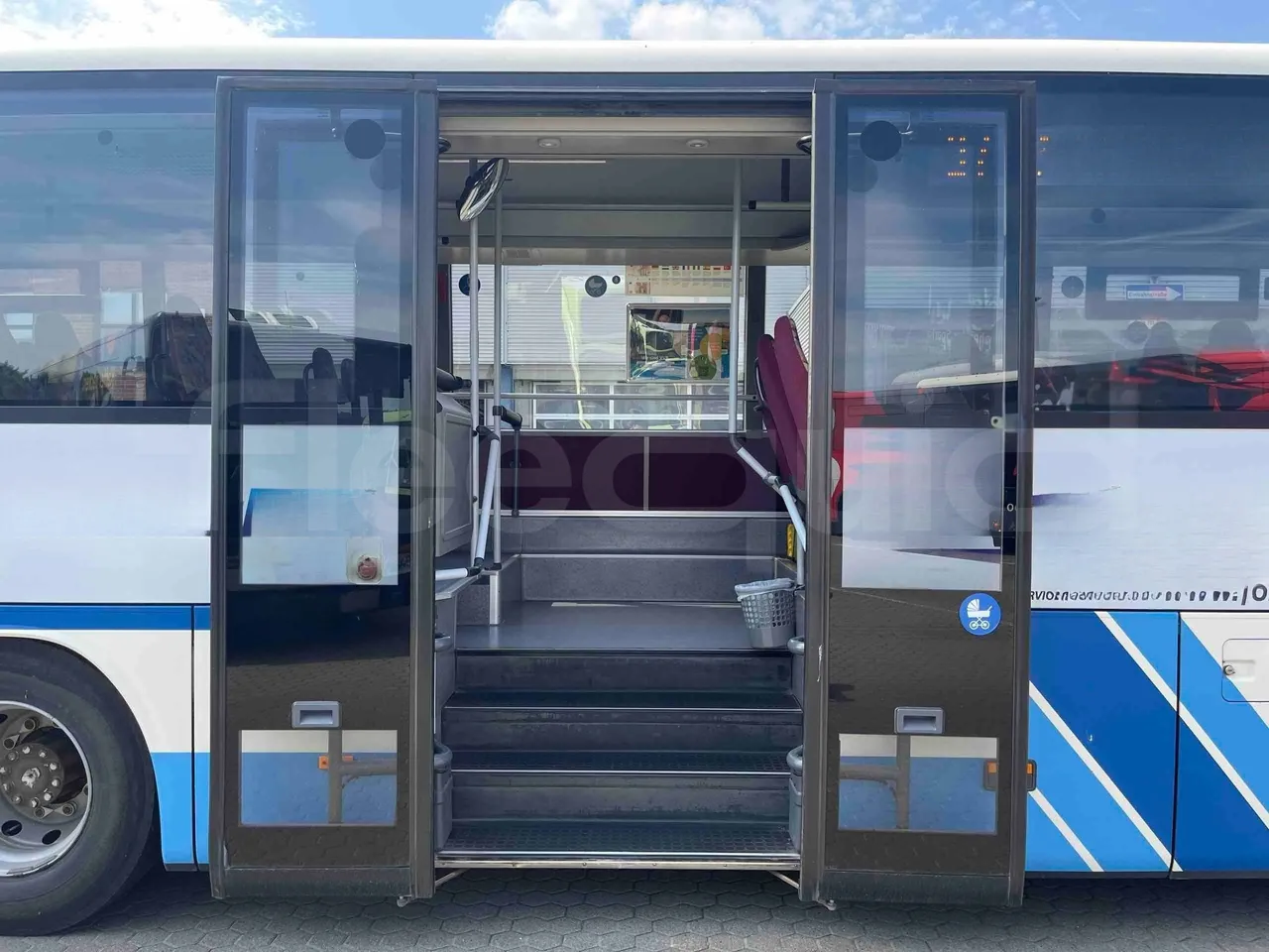 Setra S412 - Second Door Open