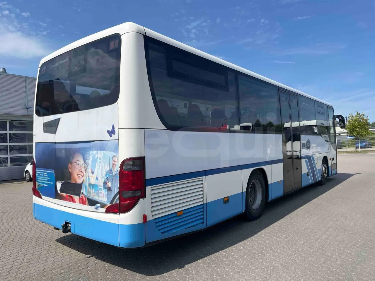 Setra S412 - 3/4 Rear Right Side