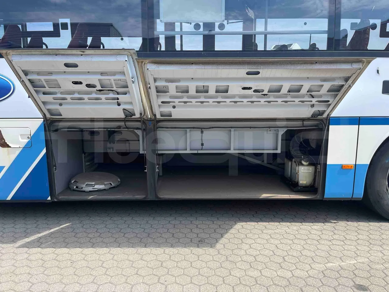 Setra S412 - Luggage Rack Left Side