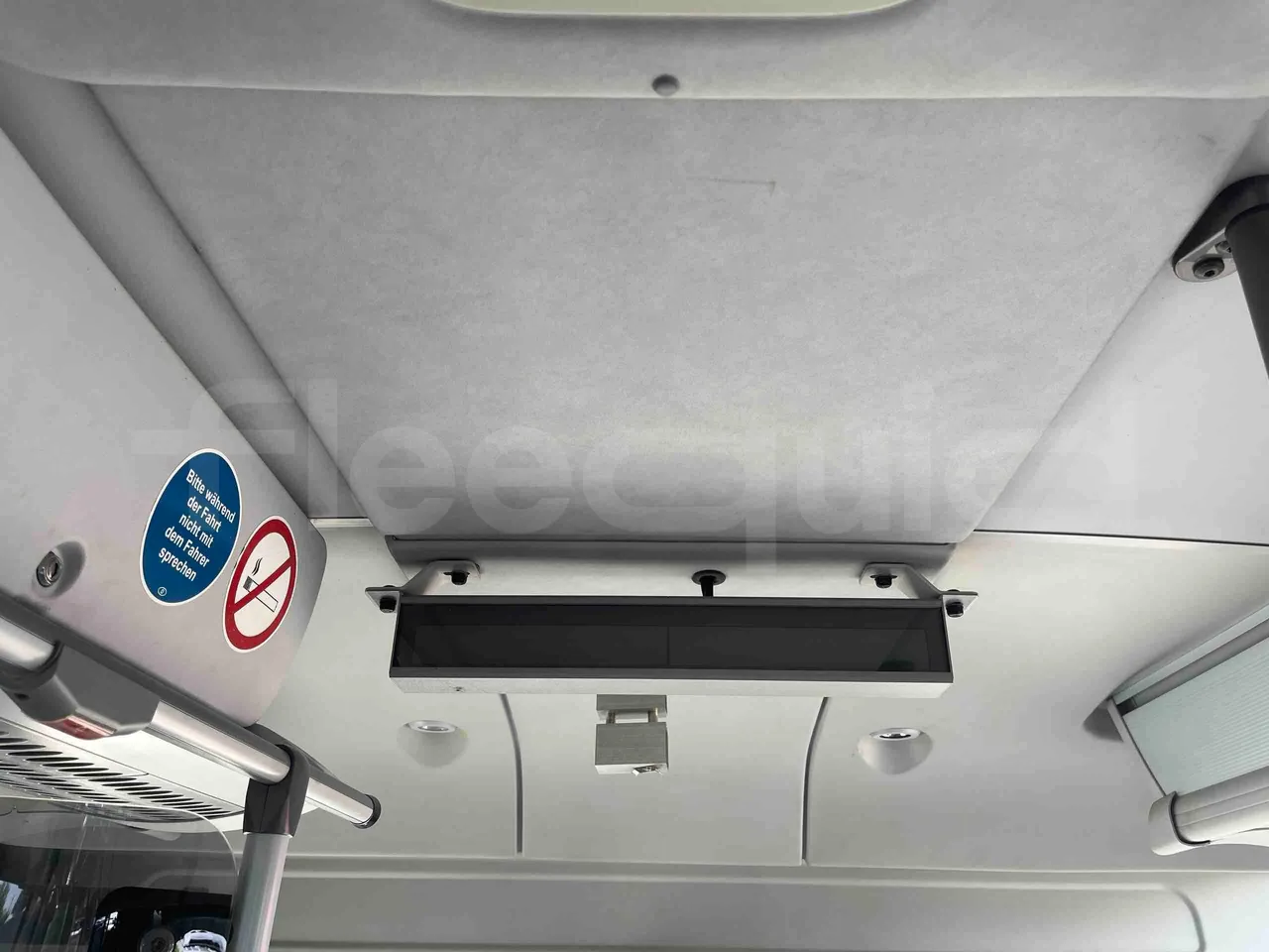 Setra S412 - Monitor