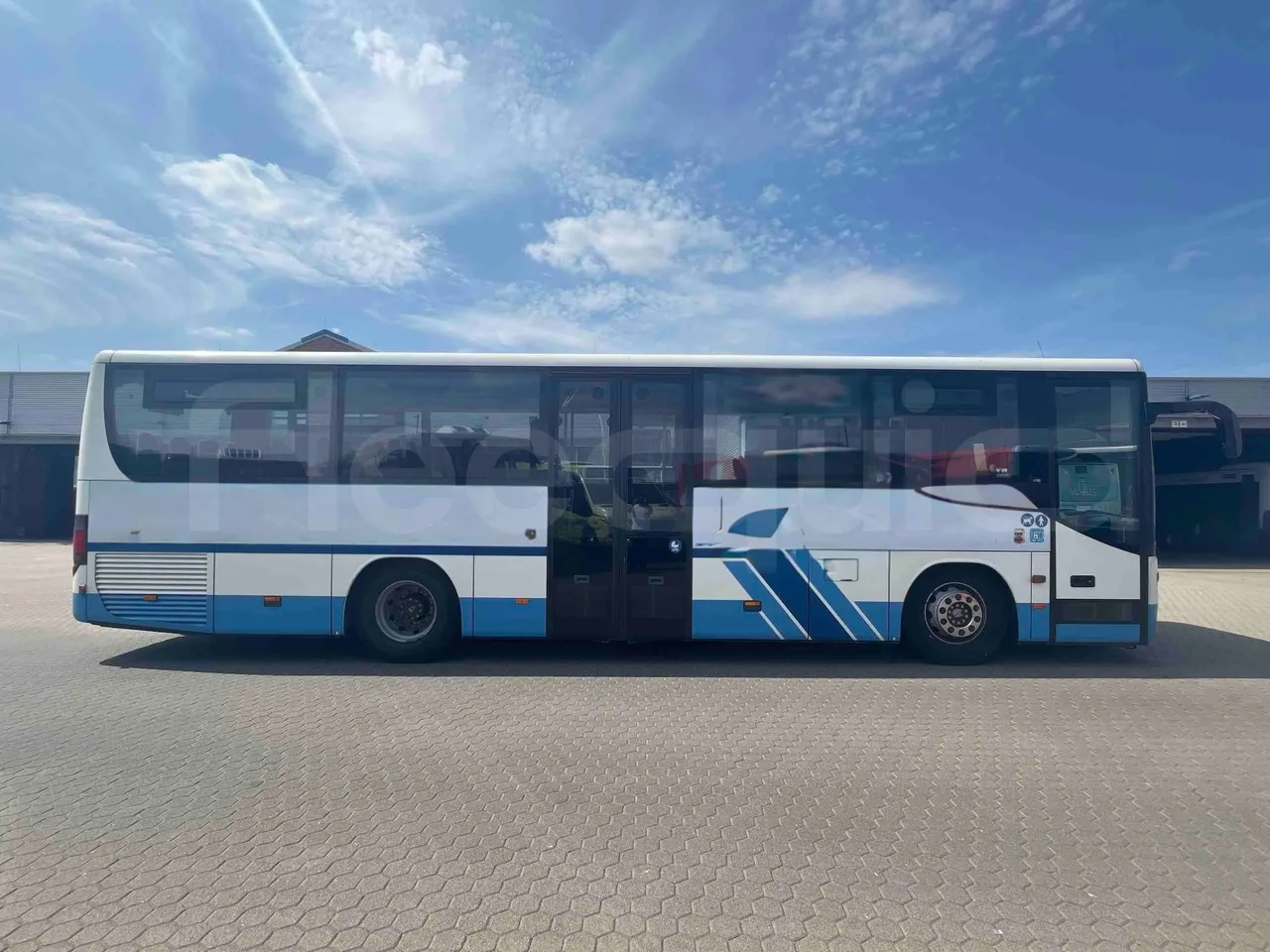 Setra S412 - Right Side