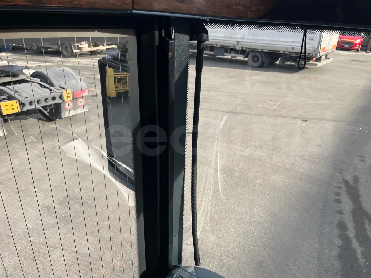 Neoplan Starliner N516SHD - EUR3 - 338kW - 12m - driver microphone accessories photo