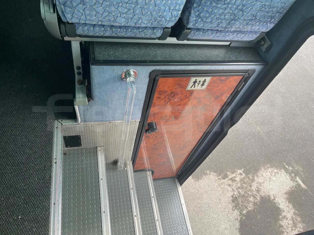 Neoplan Starliner N516SHD - EUR3 - 338kW - 12m - toilette accessories photo