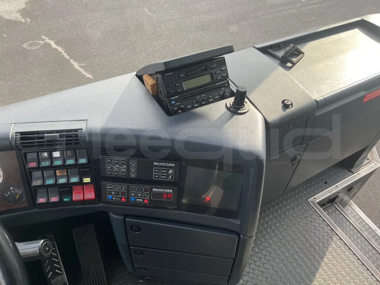 Neoplan Starliner N516SHD - EUR3 - 338kW - 12m - onboard devices 1