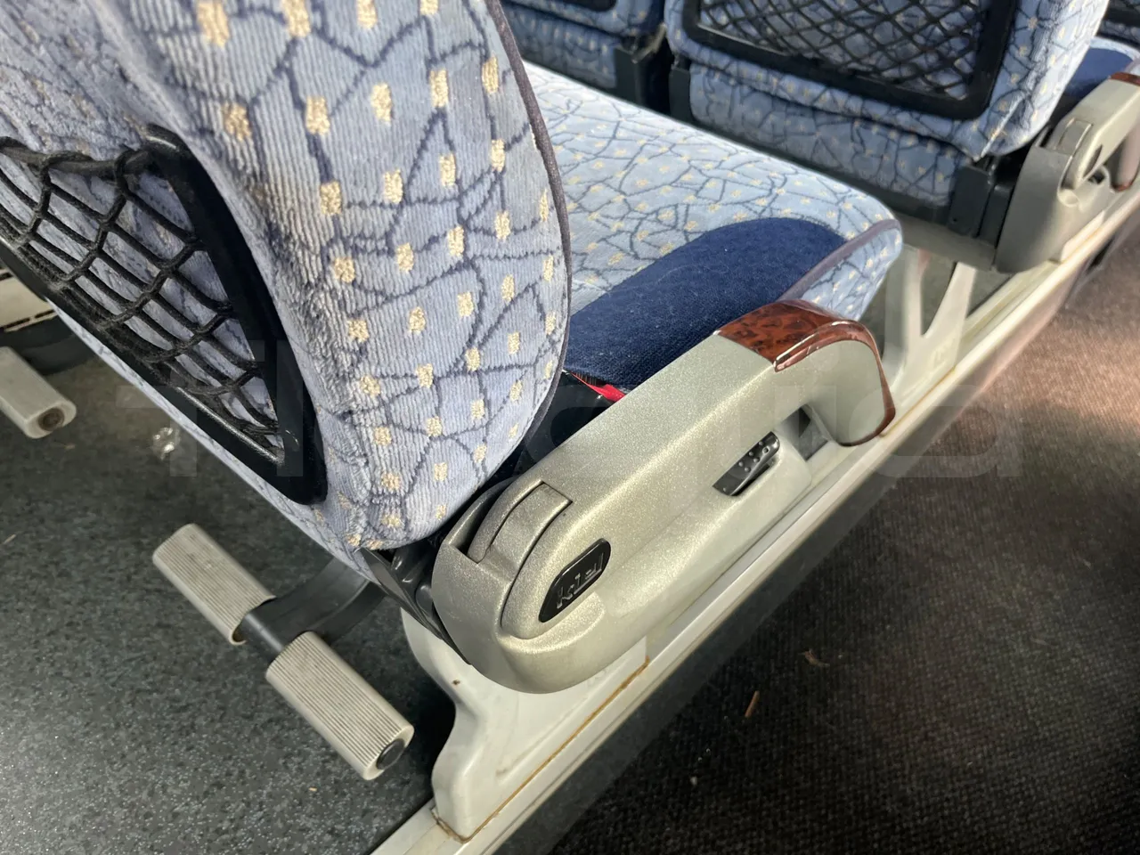 Neoplan Starliner N516SHD - EUR3 - 338kW - 12m - armrest detail photo