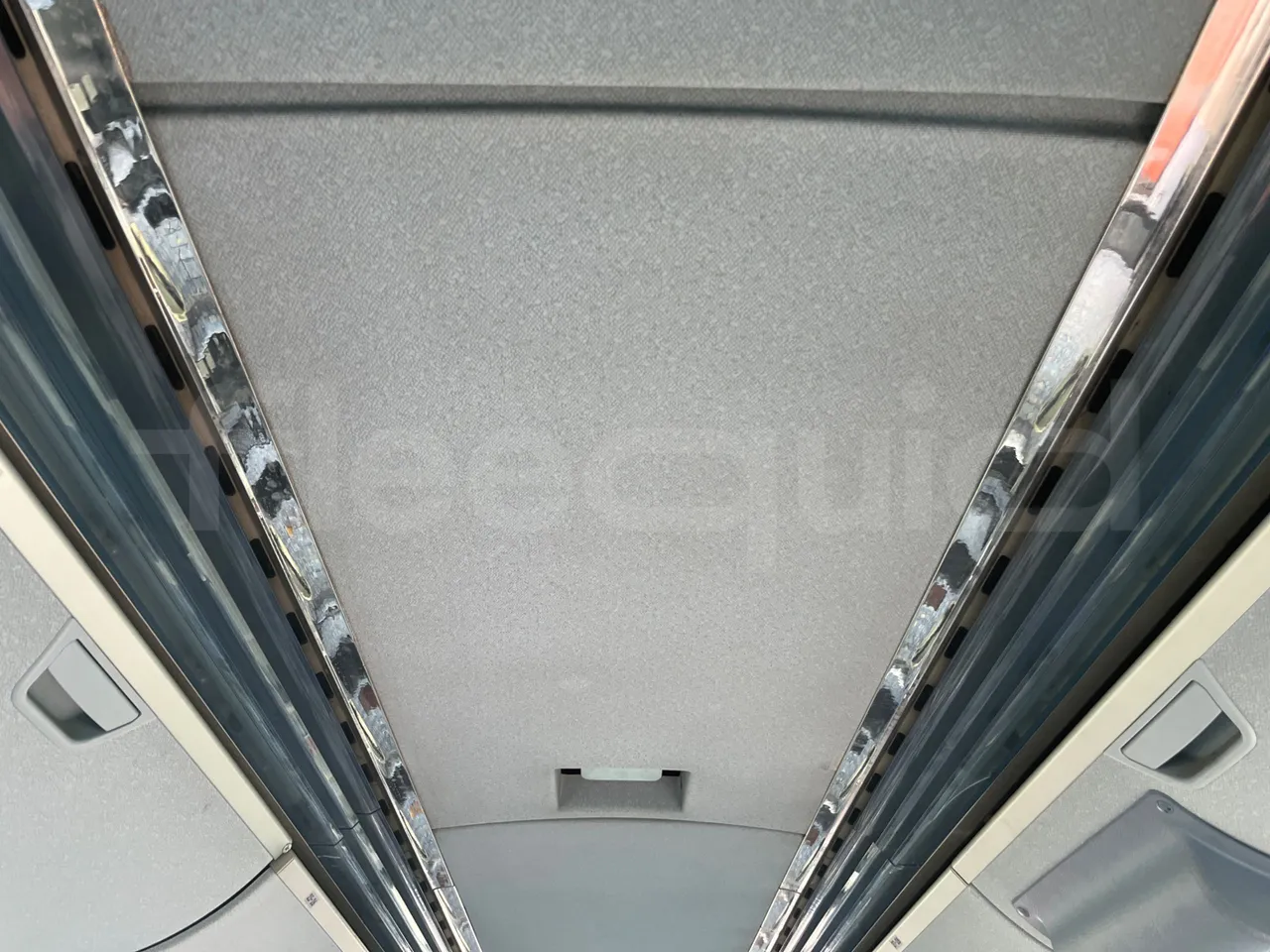 Neoplan Starliner N516SHD - EUR3 - 338kW - 12m - roof hatch 1