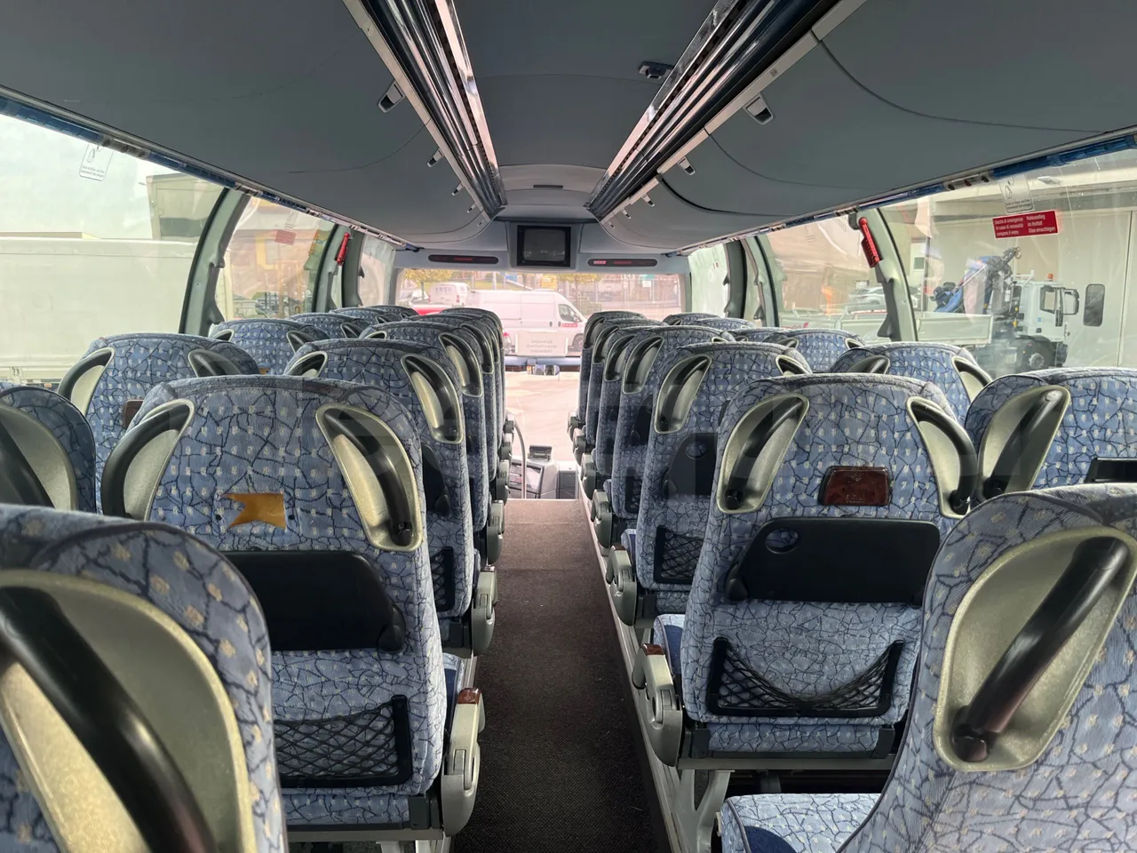 Neoplan Starliner N516SHD - EUR3 - 338kW - 12m - forward view middle aisle