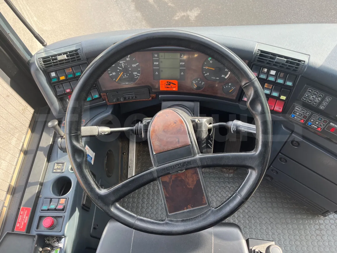 Neoplan Starliner N516SHD - EUR3 - 338kW - 12m - steering wheel photo