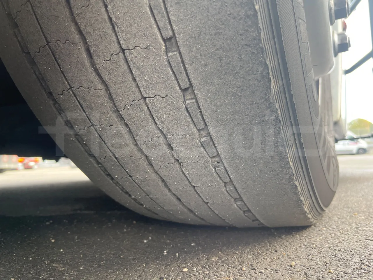 Neoplan Starliner N516SHD - EUR3 - 338kW - 12m - rear left tire photo