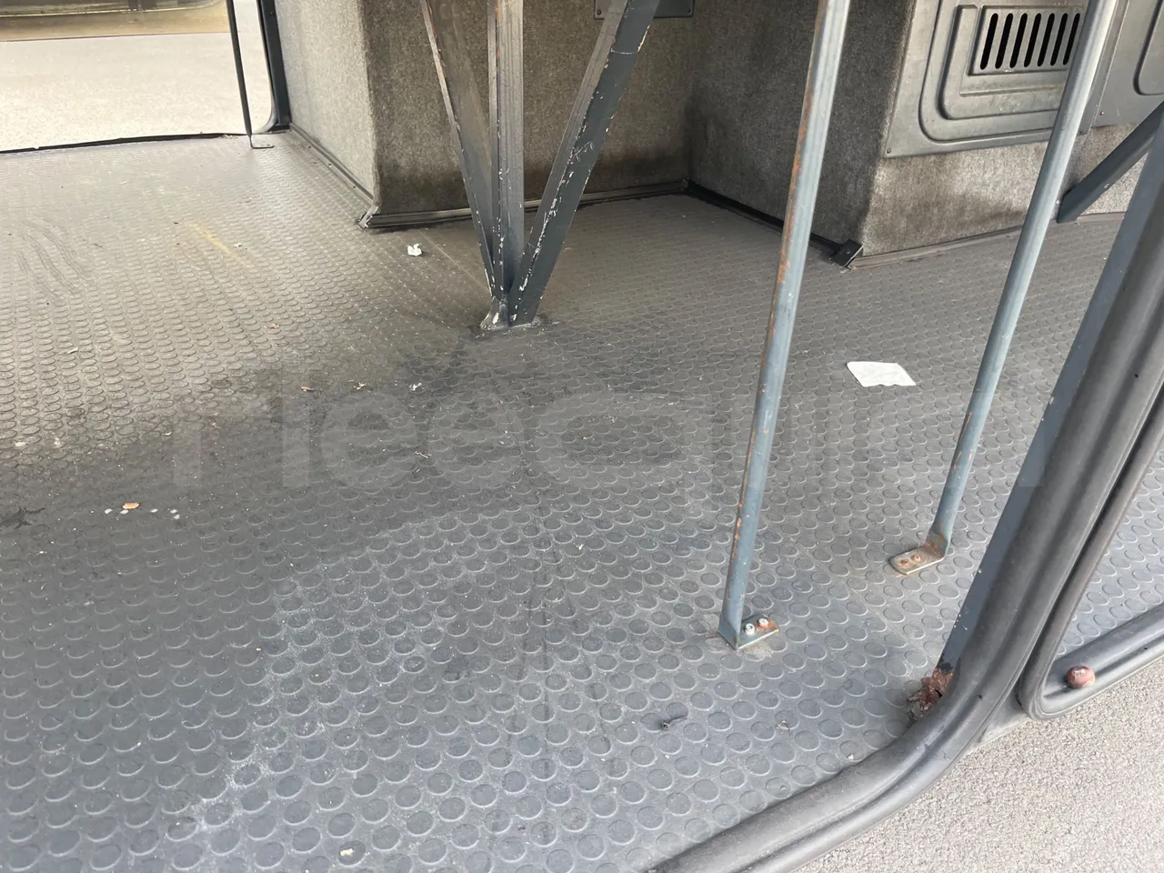 Neoplan Starliner N516SHD - EUR3 - 338kW - 12m - under carpet photo