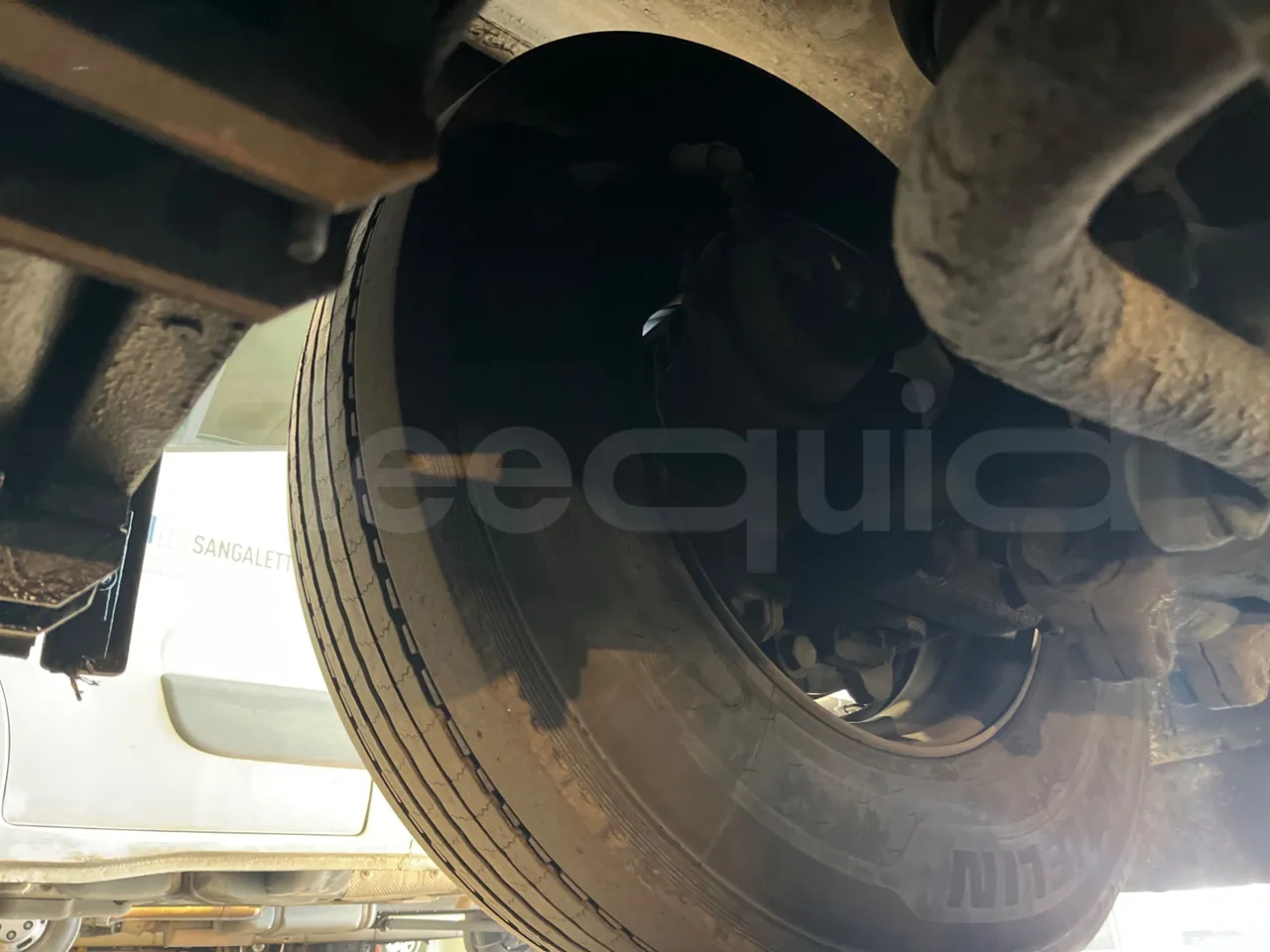 Neoplan Starliner N516SHD - EUR3 - 338kW - 12m - front axle right side