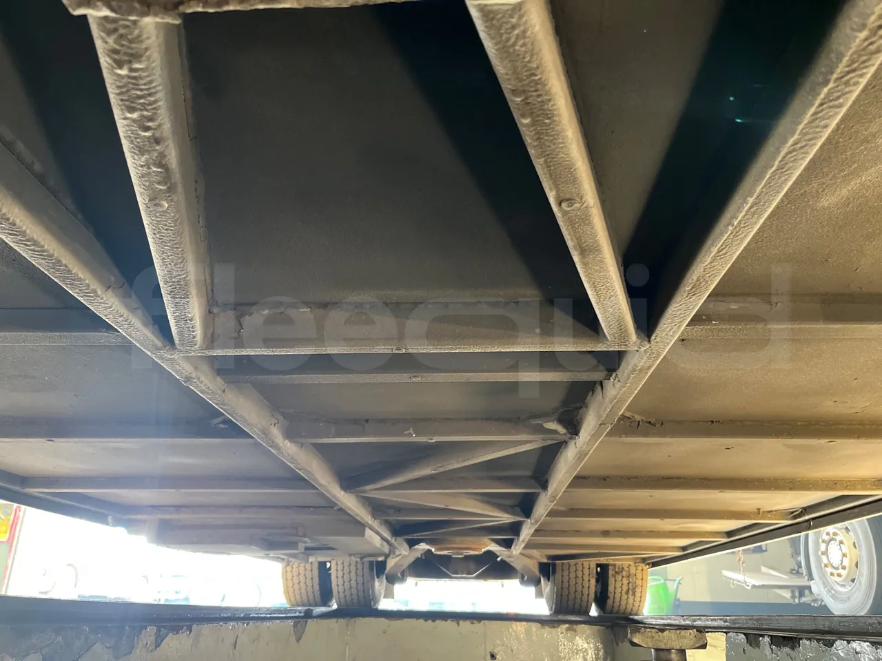 Neoplan Starliner N516SHD - EUR3 - 338kW - 12m - central undercarriage photo