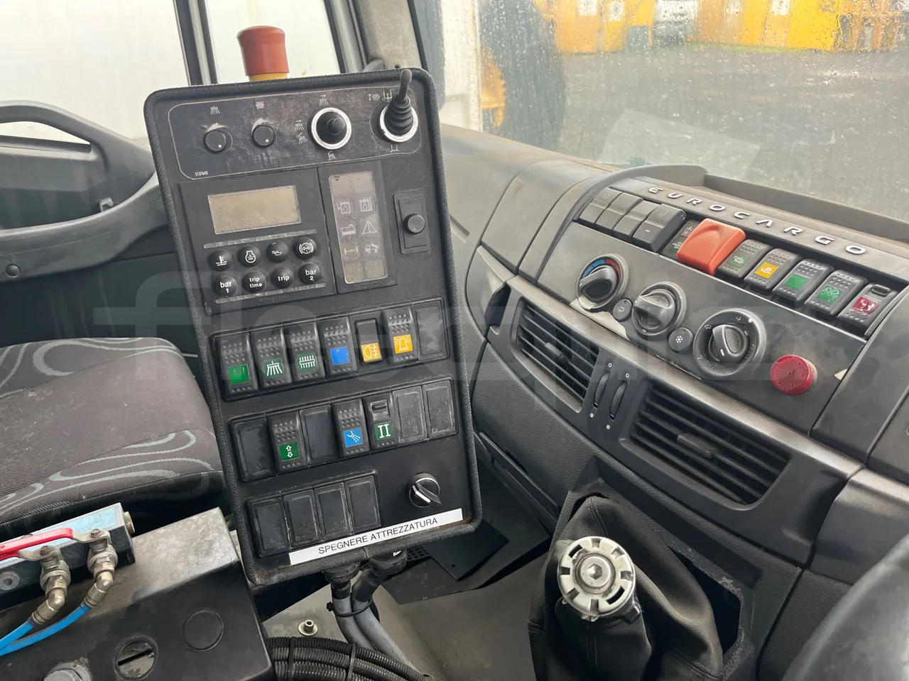 Iveco Faun Viatek 160/150 E4 SK600 - Euro5- 160kW - 6.917mt - radio accessories photo