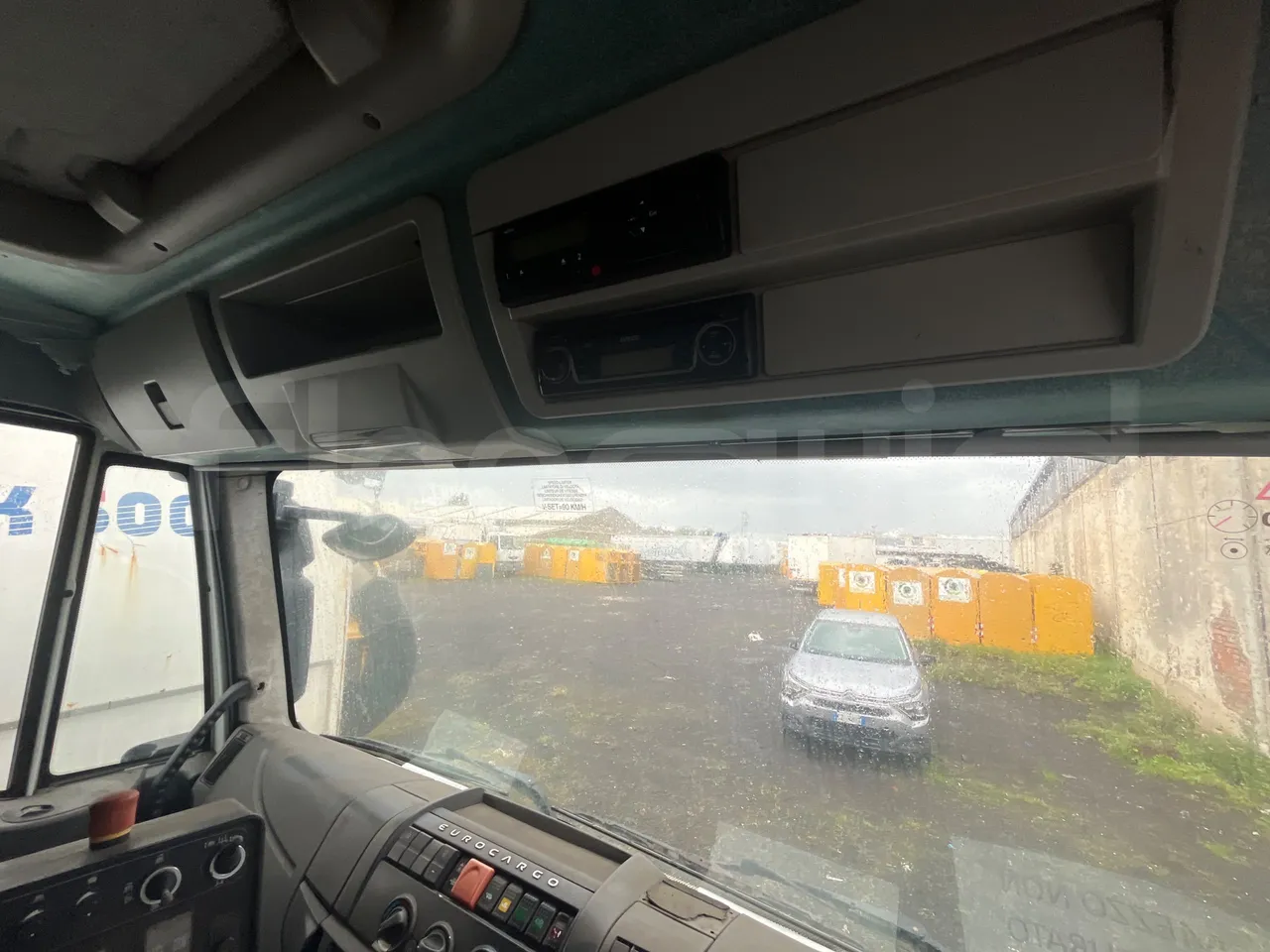 Iveco Faun Viatek 160/150 E4 SK600 - Euro5- 160kW - 6.917mt - reverse view middle aisle