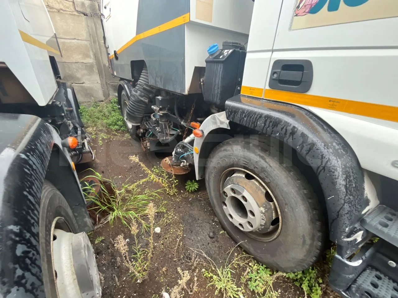 Iveco Faun Viatek 160/150 E4 SK600 - Euro5- 160kW - 6.917mt - right side doors closed