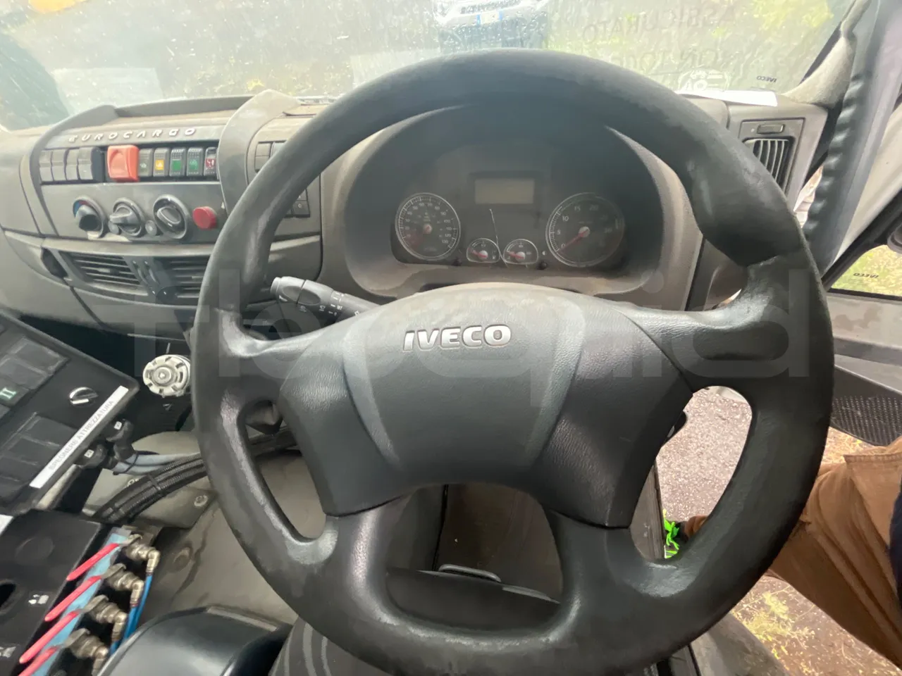Iveco Faun Viatek 160/150 E4 SK600 - Euro5- 160kW - 6.917mt - steering wheel photo