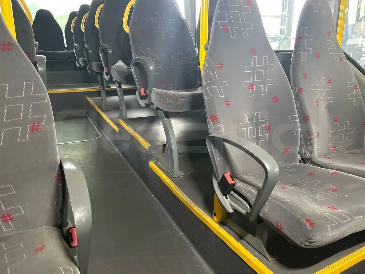 Mercedes-Benz Citaro O 530 LE - Euro5 - 220kW - 13.057mt - armrest detail photo