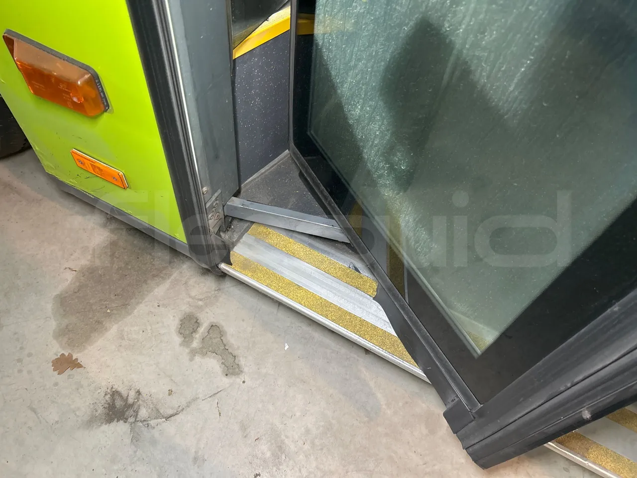 Mercedes-Benz Citaro O 530 LE - Euro5 - 220kW - 13.057mt - door mechanism photo