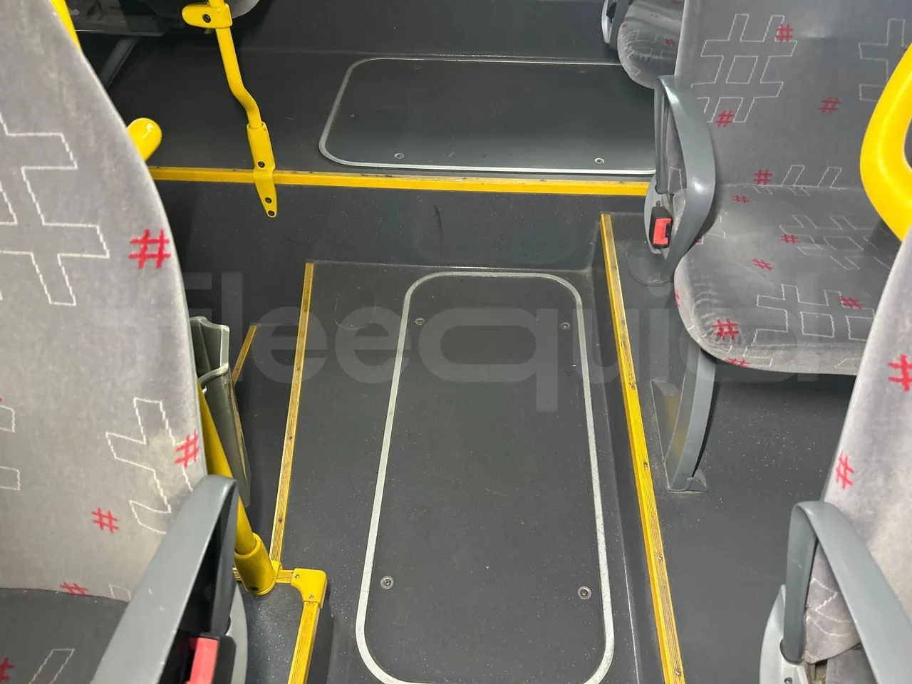 Mercedes-Benz Citaro O 530 LE - Euro5 - 220kW - 13.057mt - floor hatches photo