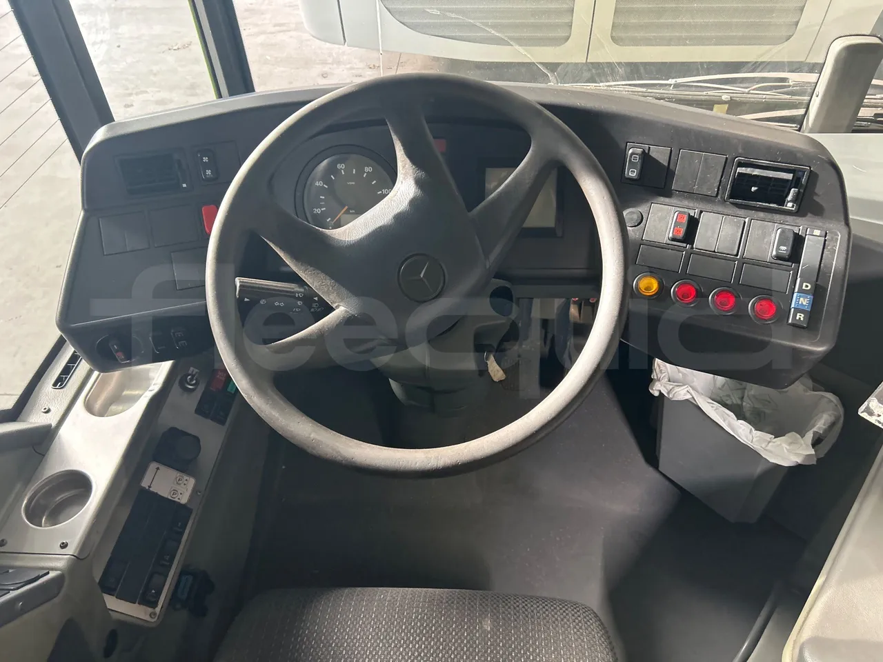 Mercedes-Benz Citaro O 530 LE - Euro5 - 220kW - 13.057mt - steering wheel photo
