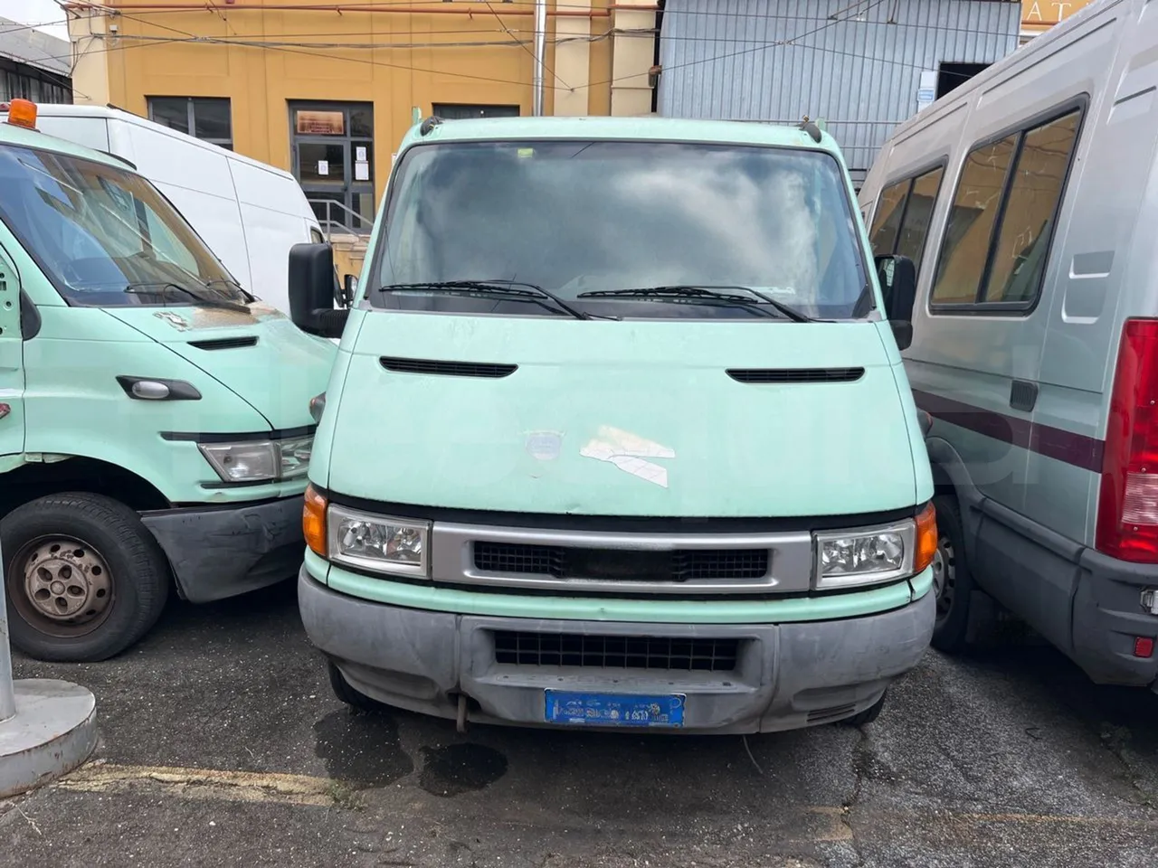 Iveco Bontempi 35C9A/ Euro 3 - 66.10 Kw - 6,248 Mt - front photo