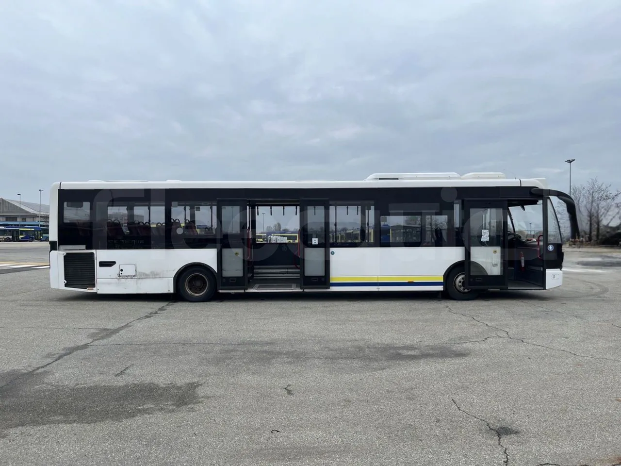 Vdl Citea LLE-120/255 405E1 - Euro6 - 182kW - 11.980mt - right side doors open
