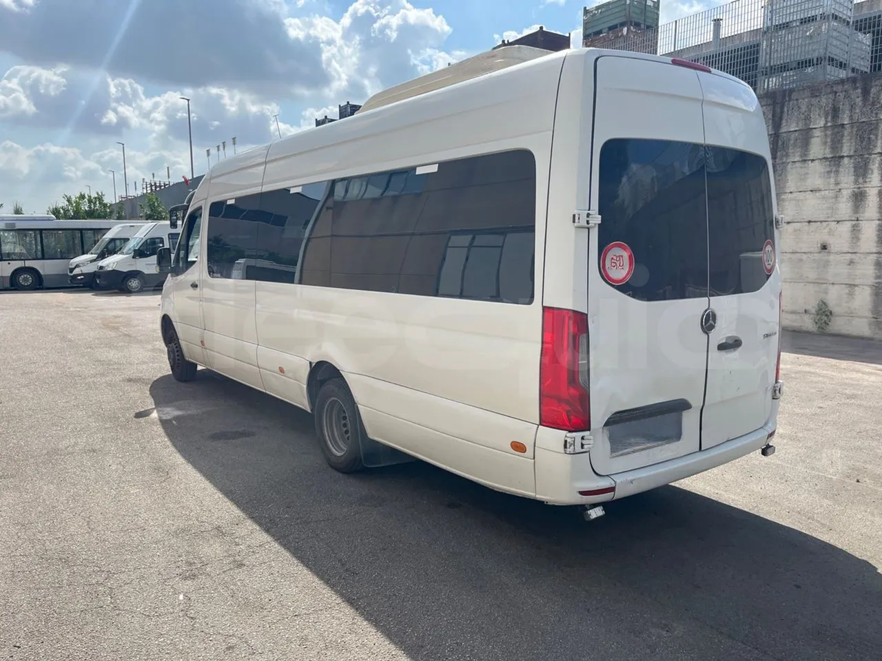 Mercedes-Benz Sprinter 518CDI/ Euro 6 - 120 Kw - 7,767Mt - 3/4 left rear side