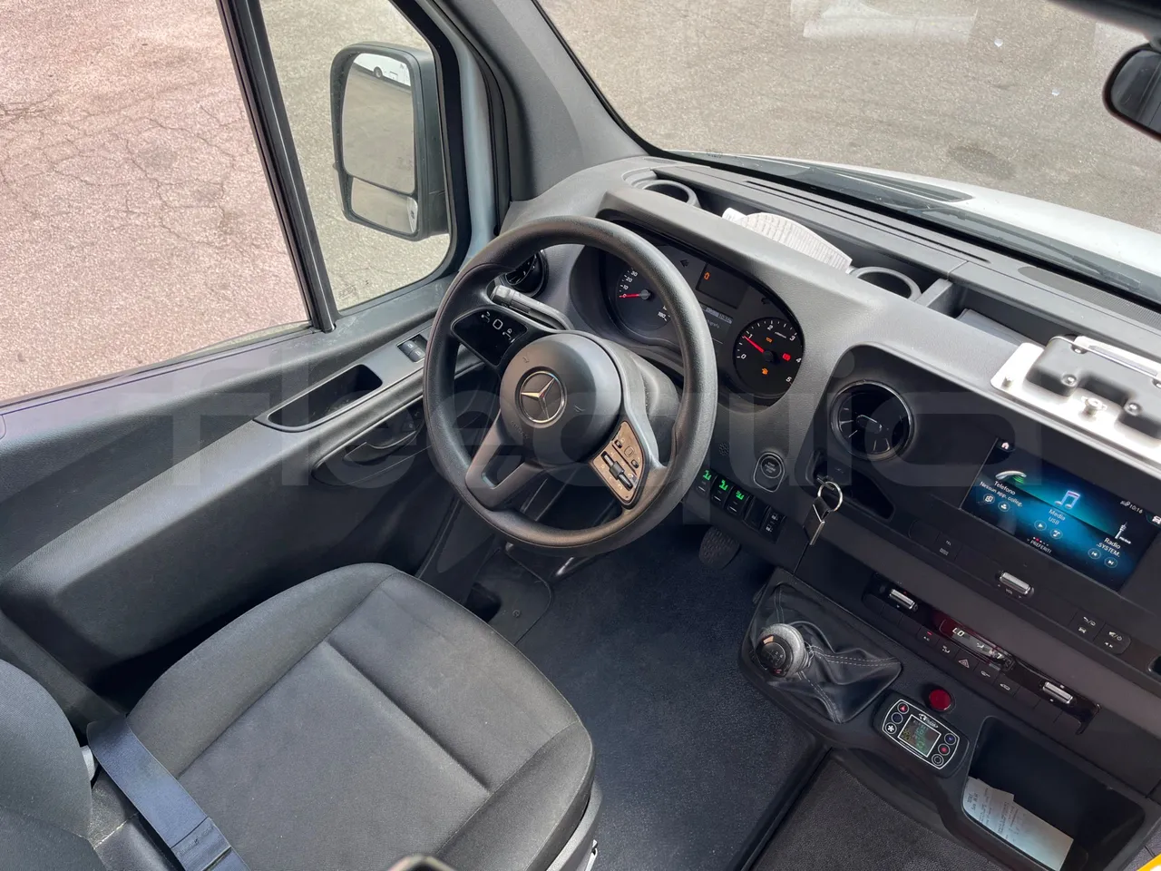 Mercedes-Benz Sprinter 518CDI/ Euro 6 - 120 Kw - 7,767Mt - buttons panels on (mandatory for bus to scrap)