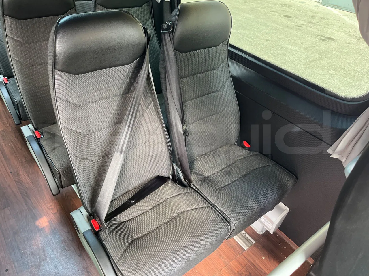 Mercedes-Benz Sprinter 518CDI/ Euro 6 - 120 Kw - 7,767Mt - single seat detail