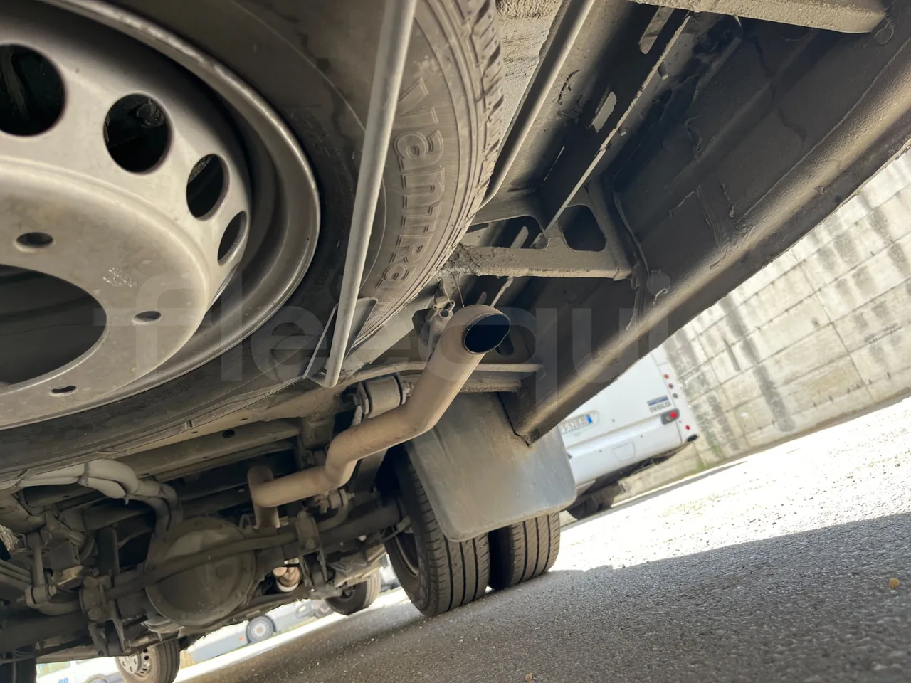 Mercedes-Benz Sprinter 518CDI/ Euro 6 - 120 Kw - 7,767Mt - exhaust photo