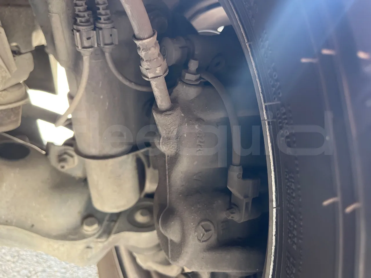 Mercedes-Benz Sprinter 518CDI/ Euro 6 - 120 Kw - 7,767Mt - front brake calipers right