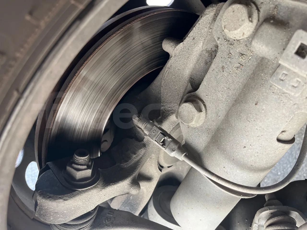 Mercedes-Benz Sprinter 518CDI/ Euro 6 - 120 Kw - 7,767Mt - front discs right