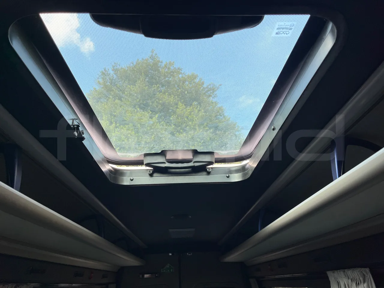 Mercedes-Benz Sprinter 518CDI/ Euro 6 - 120 Kw - 7,767Mt - roof hatch 1