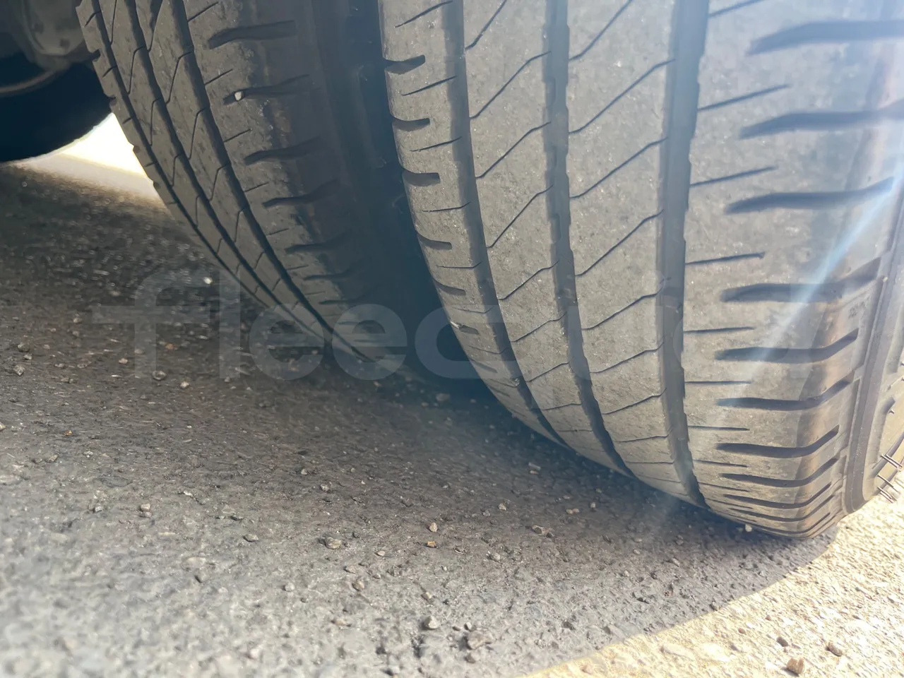 Mercedes-Benz Sprinter 518CDI/ Euro 6 - 120 Kw - 7,767Mt - tread condition second axle tires right