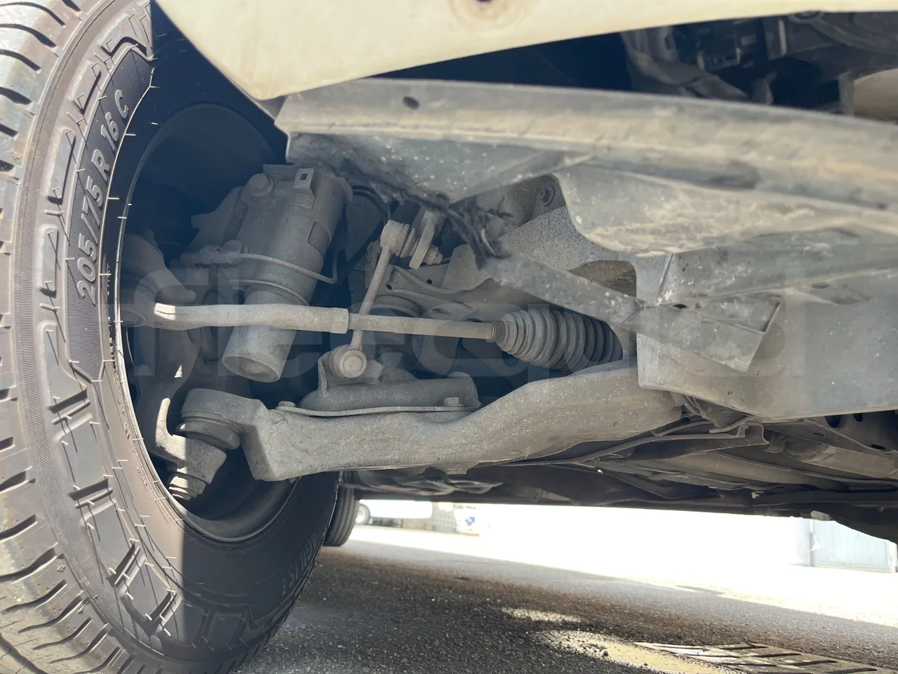 Mercedes-Benz Sprinter 518CDI/ Euro 6 - 120 Kw - 7,767Mt - front axle right side