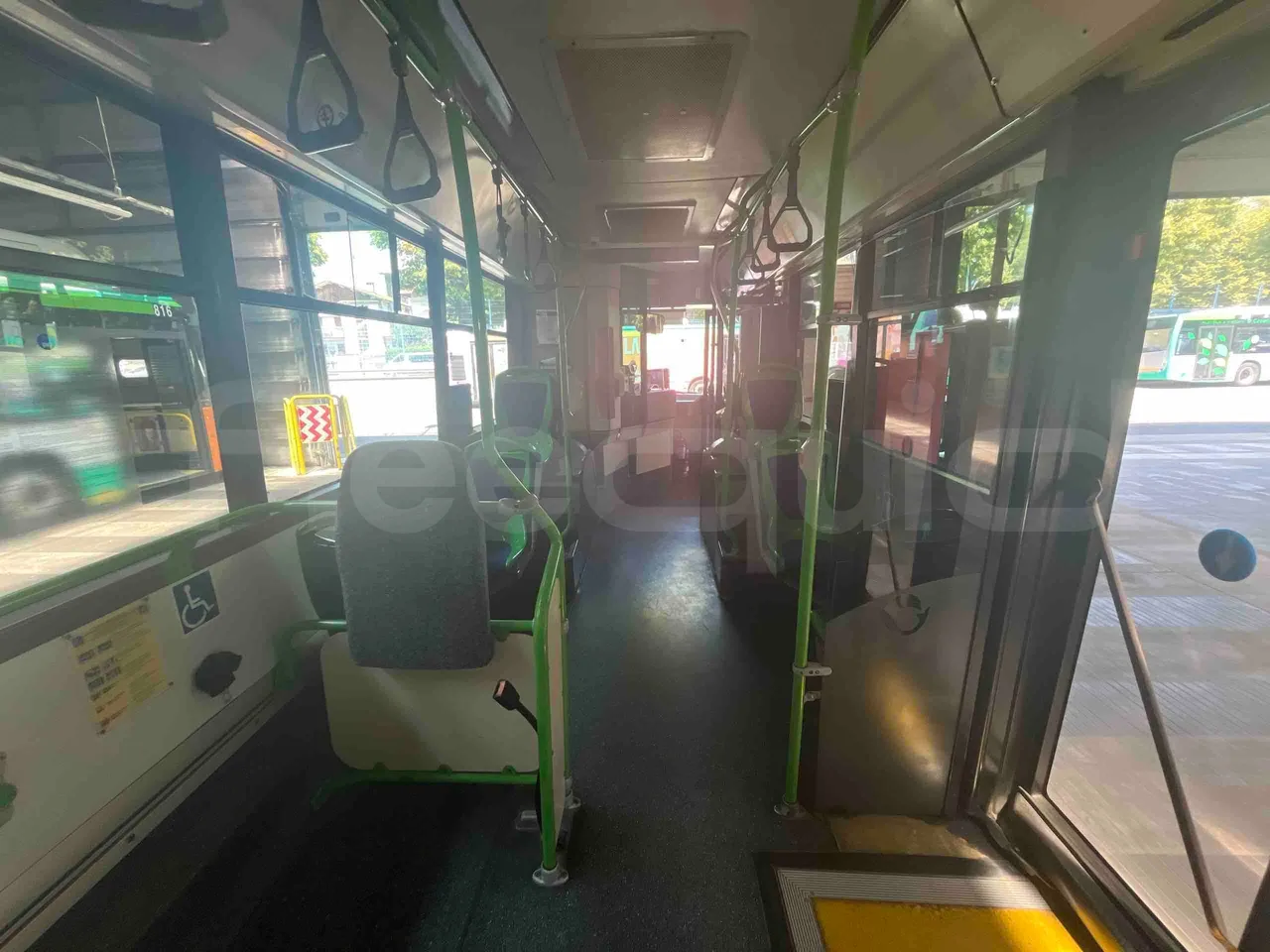 Iveco Citelis - forward view middle aisle