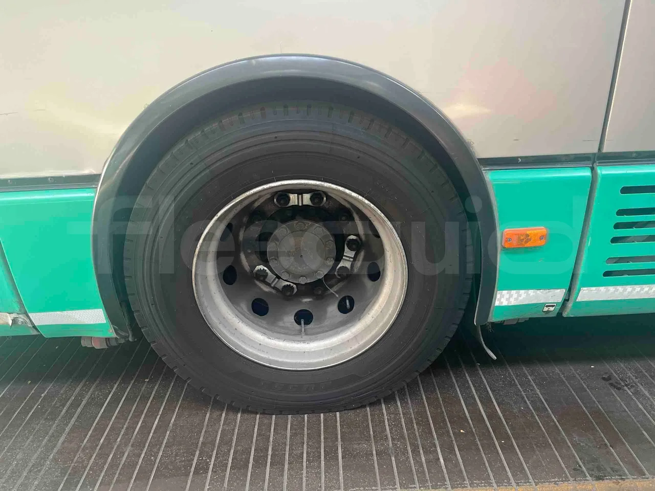 Iveco Citelis - rear left tire photo