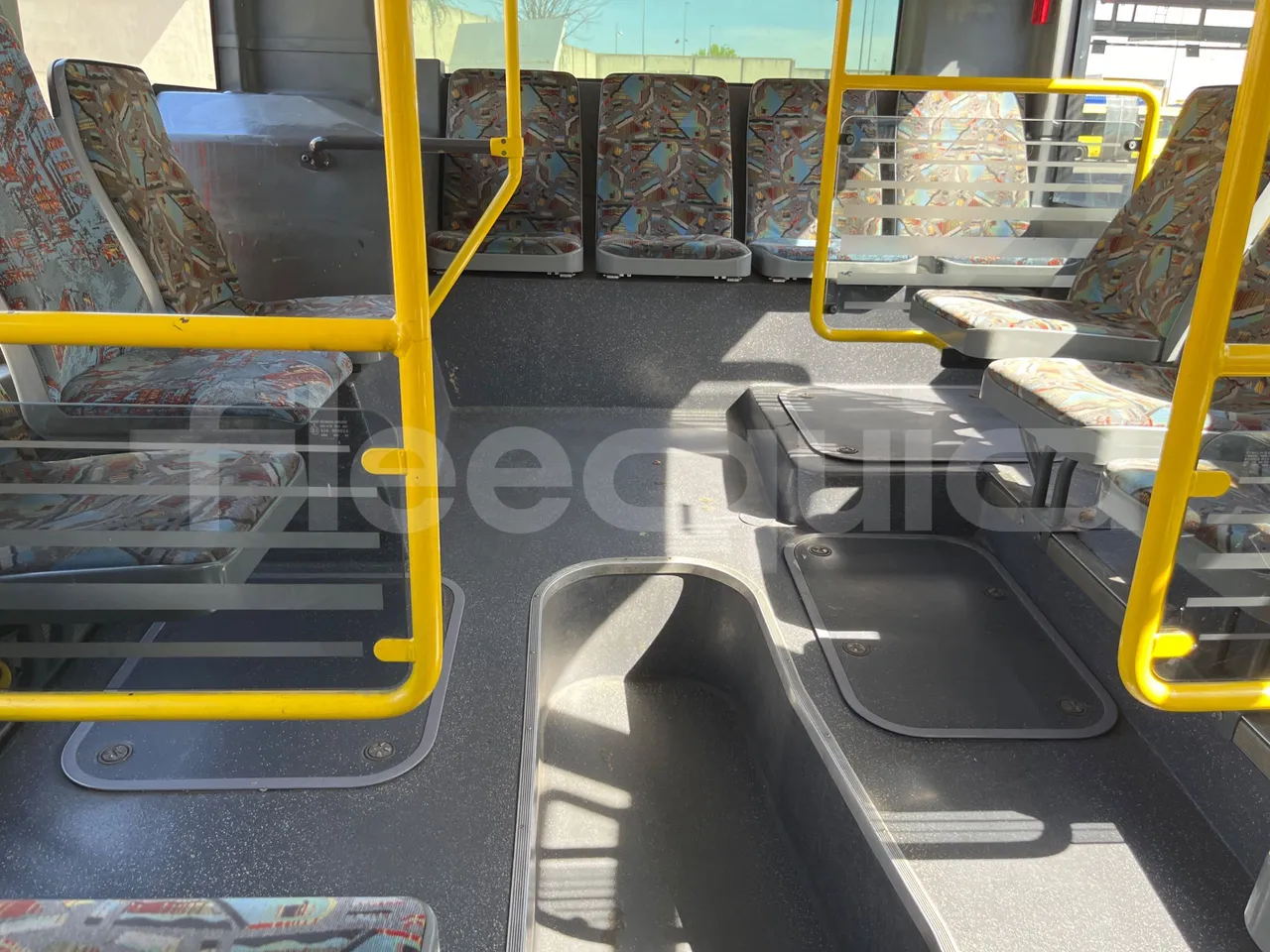 Mercedes-Benz Citaro O 530 - Euro3 - 205kW - 12mt - floor hatches photo