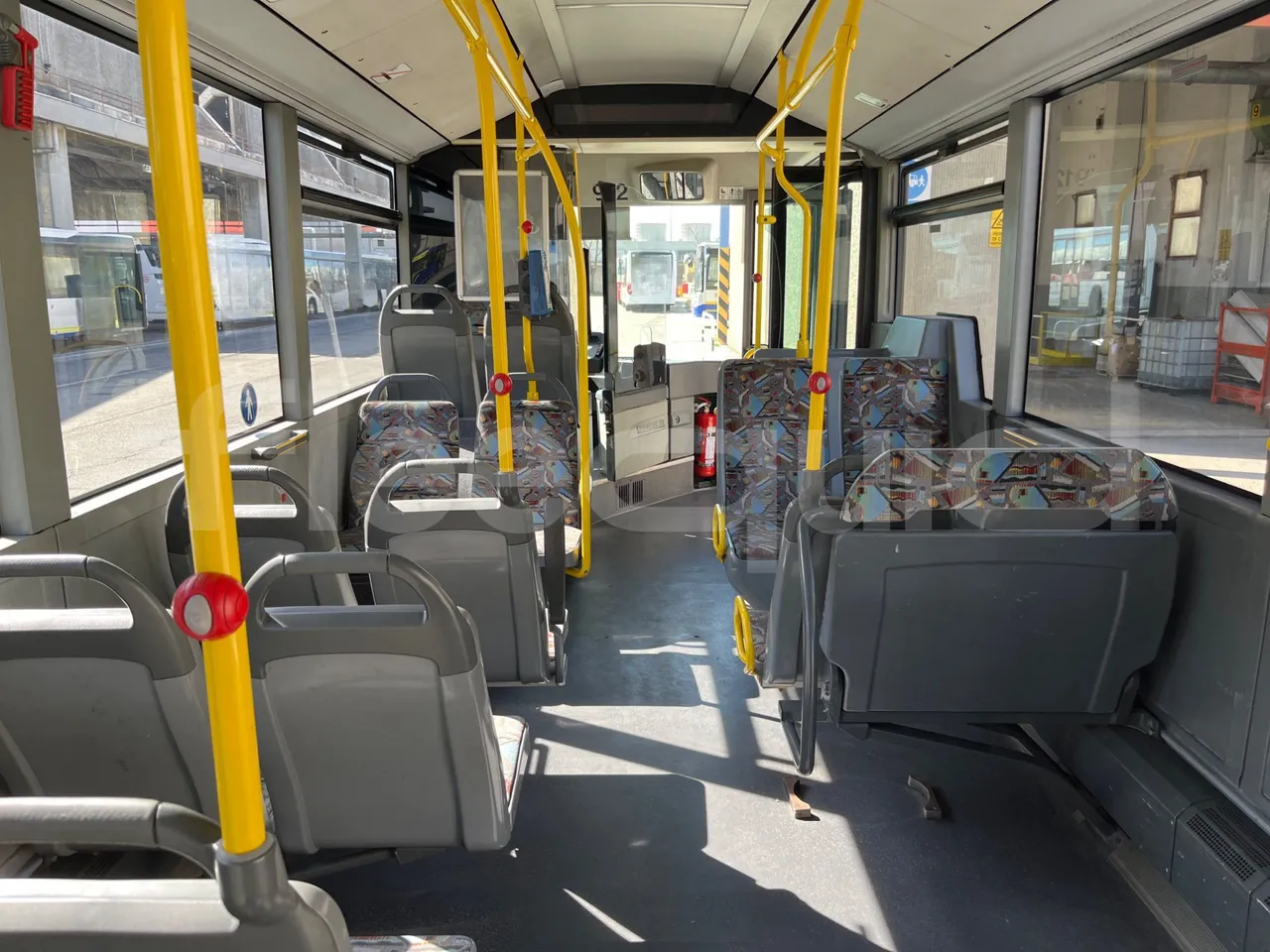 Mercedes-Benz Citaro O 530 - Euro3 - 205kW - 12mt - forward view middle aisle