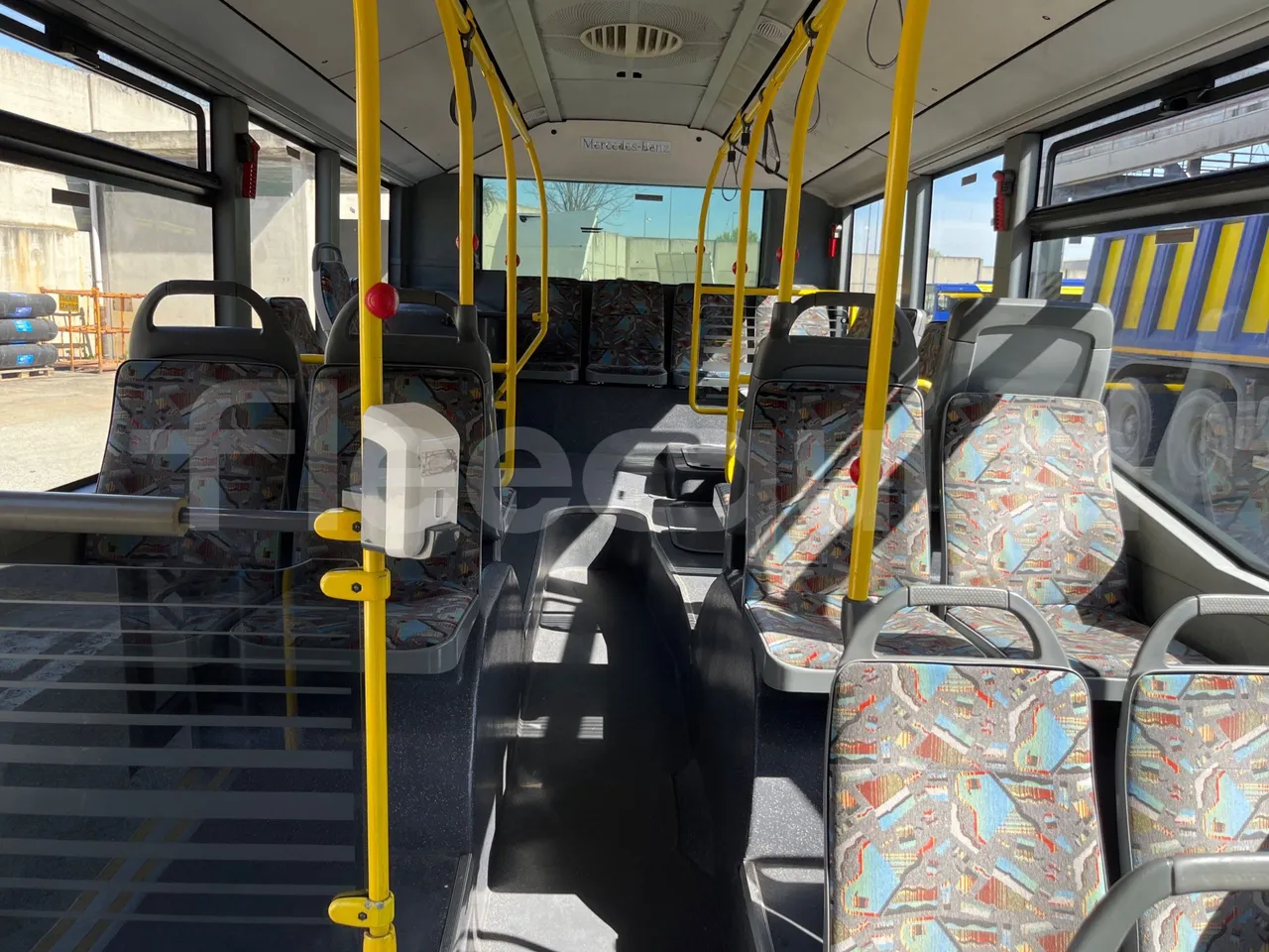 Mercedes-Benz Citaro O 530 - Euro3 - 205kW - 12mt - reverse view middle aisle