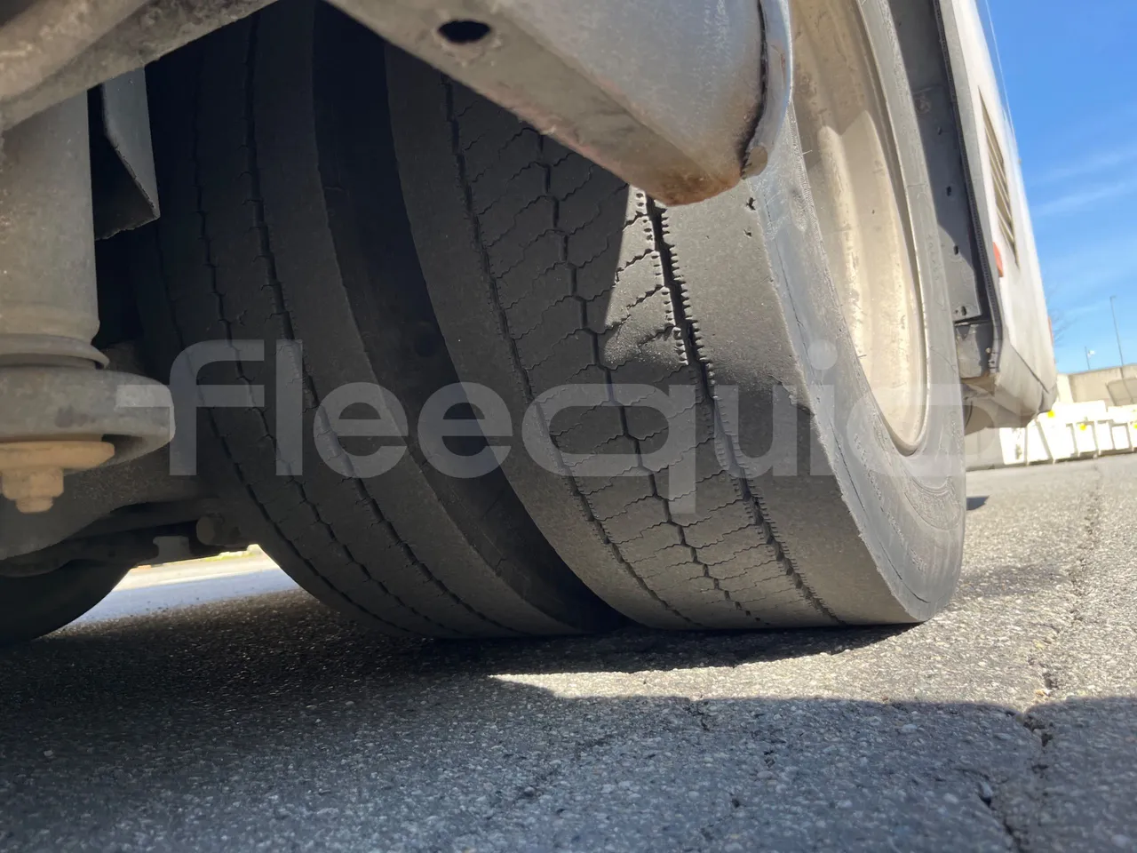 Mercedes-Benz Citaro O 530 - Euro3 - 205kW - 12mt - tread condition front tires left