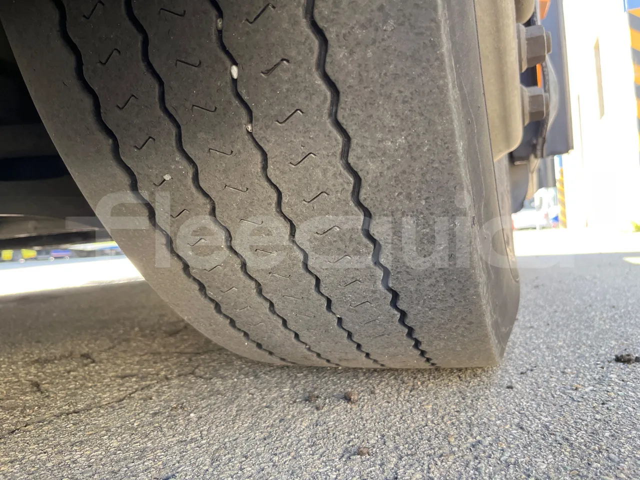 Mercedes-Benz Citaro O 530 - Euro3 - 205kW - 12mt - tread condition front tires right