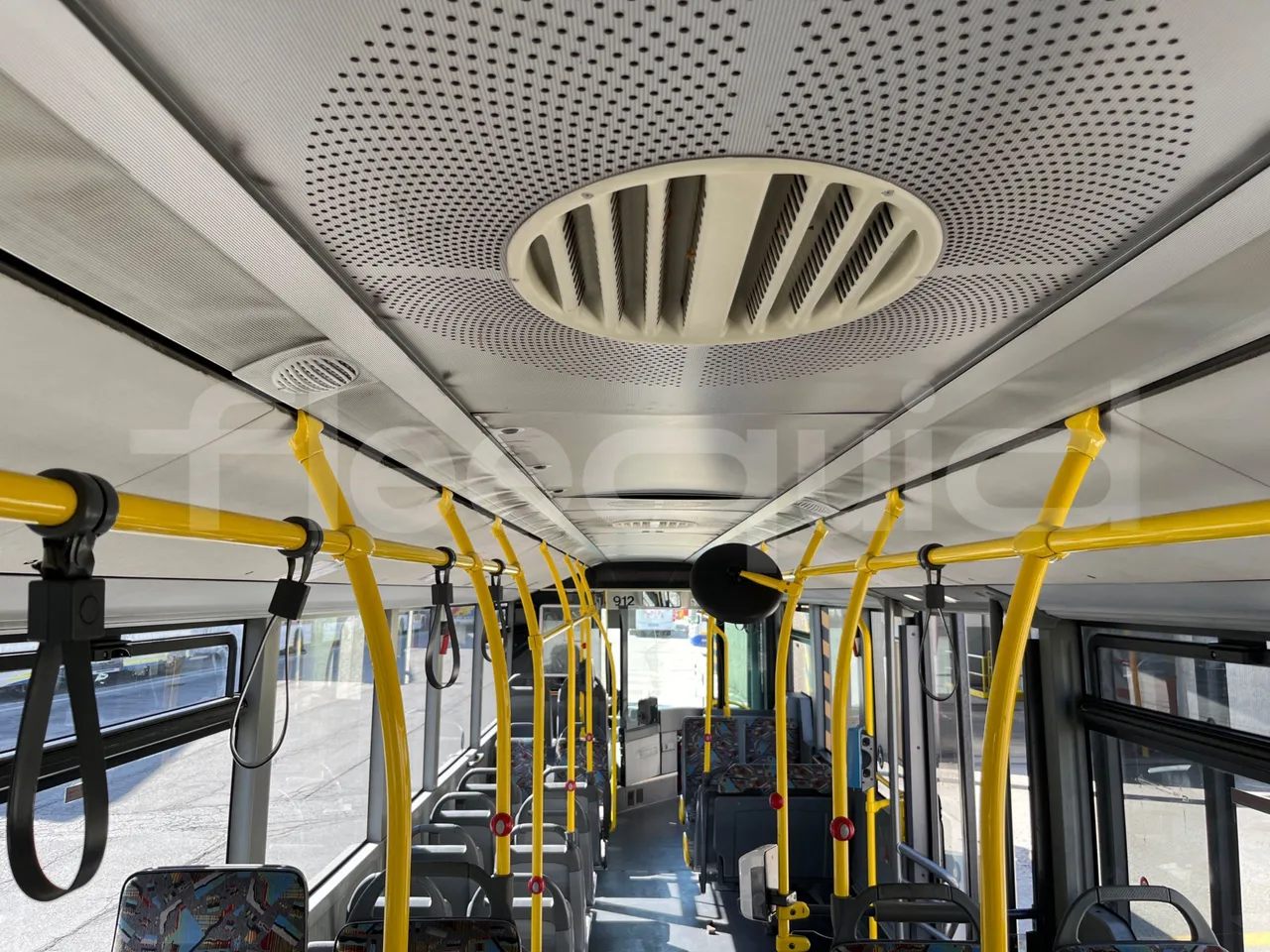 Mercedes-Benz Citaro O 530 - Euro3 - 205kW - 12mt - overhead compartments photo