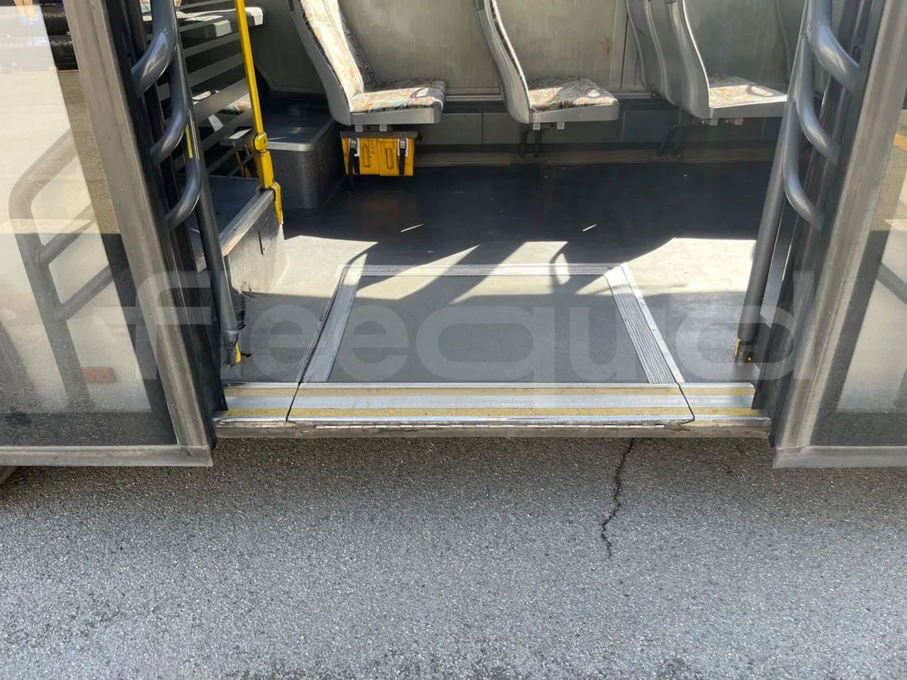 Mercedes-Benz Citaro O 530 - Euro3 - 205kW - 12mt - platform open photo